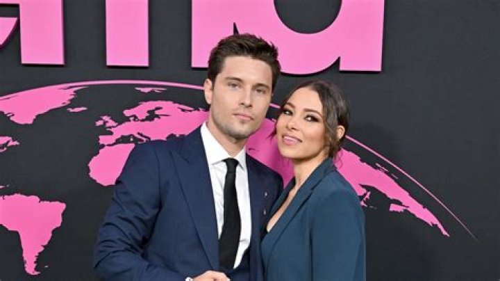 ‘9-1-1: Lone’ star Ronen Rubinstein secretly married longtime girlfriend Jessica Parker