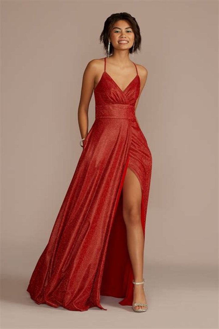 9 Red Dresses For Women To Wear On The Date Night