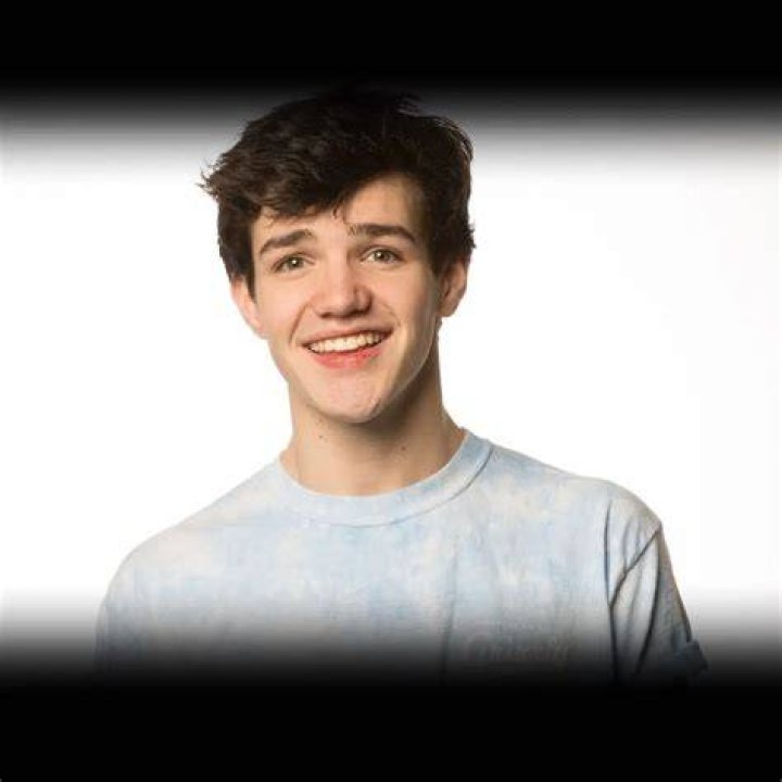 Aaron Carpenter Bio (Wiki) 
