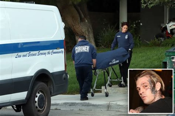 
Aaron Carter’s body removed from his California home 
