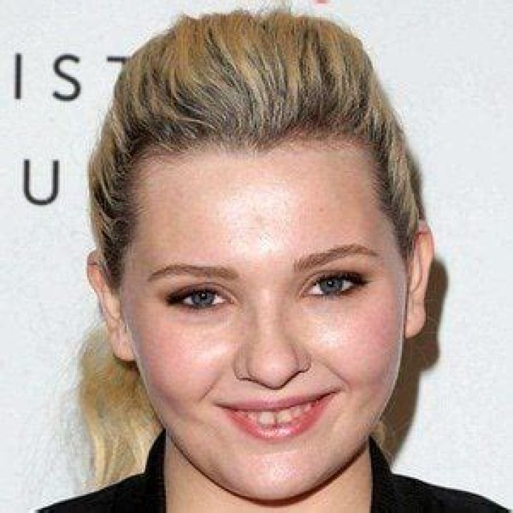 Abigail Breslin - Age, Family, Bio
