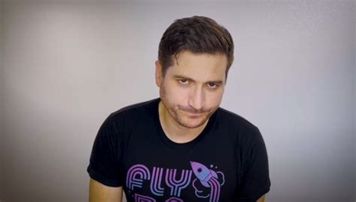 Adam Kovic Bio (Wiki) 