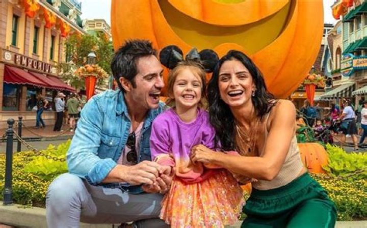 Aislinn Derbez Bio (Wiki) 