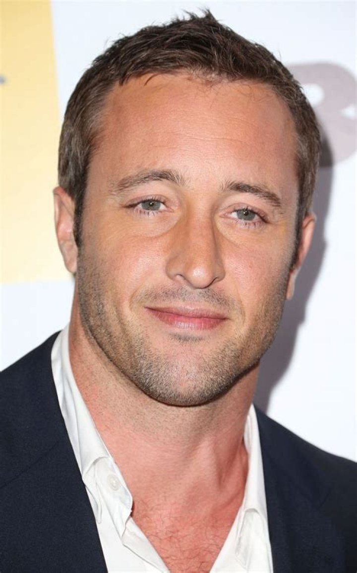 Alex OLoughlin Height, Weight, Net Worth, Age, Birthday, Wikipedia, Who, Instagram, Biography