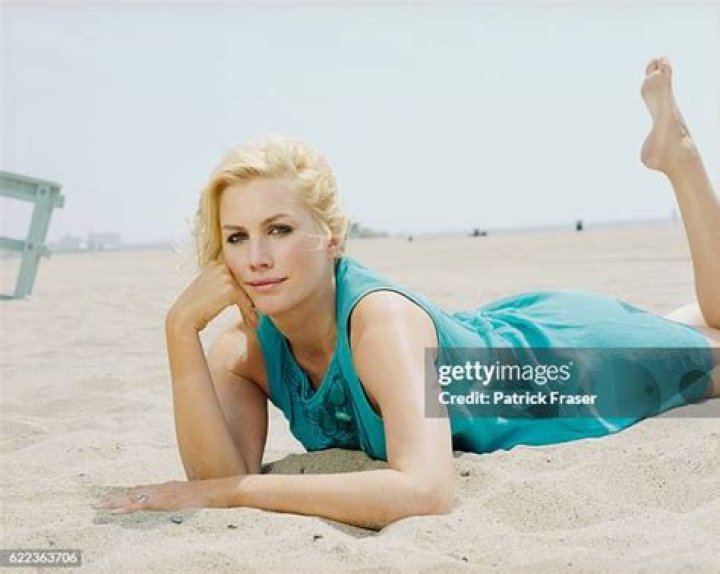 Alice Evans photo