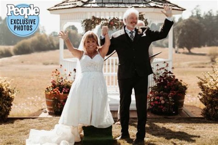 Amy Roloff married Chris Marek in a dreamlike wedding ceremony! Amy Roloff and Chris Marek