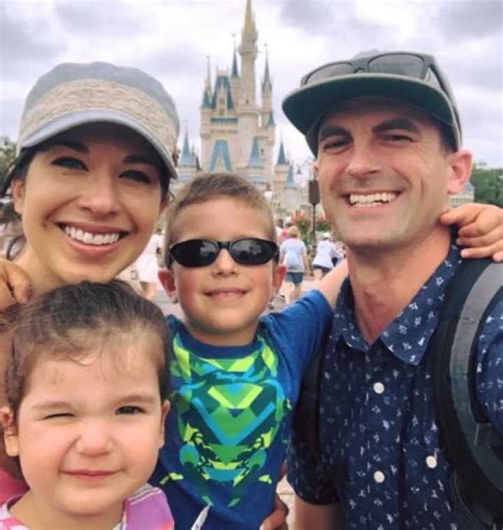American Journalist Ana Cabrera talks about President Trump’s racism! Is she a family person? Ana Cabrera with her family
