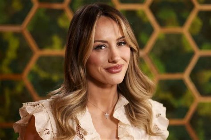 Angela Halili - Age, Family, Bio