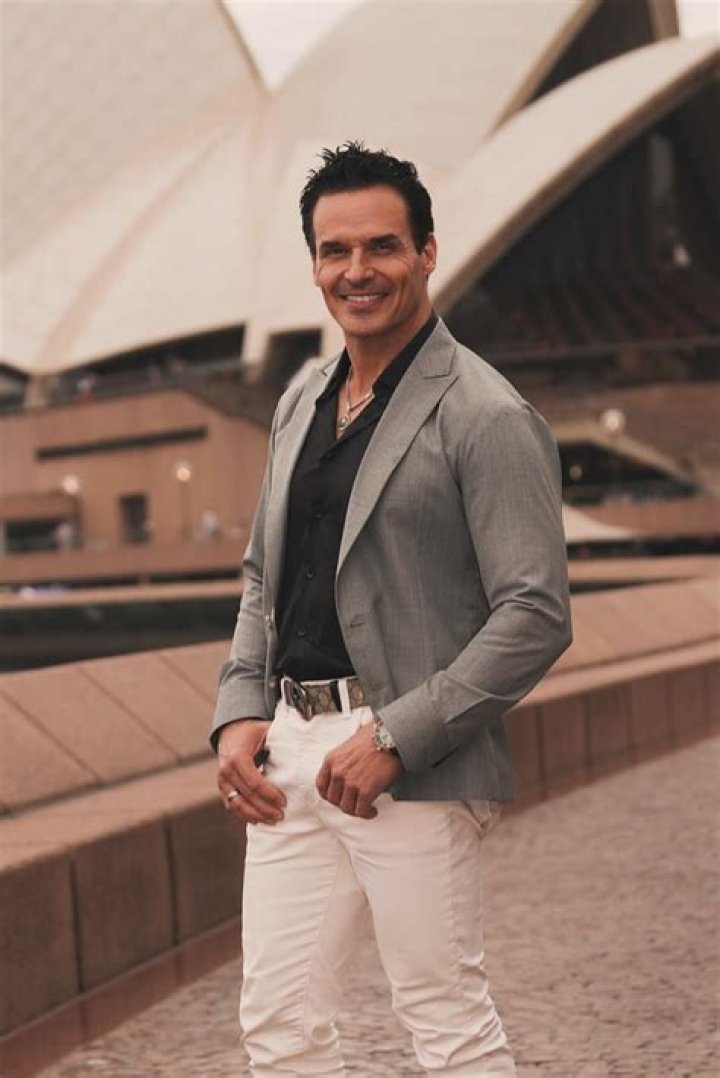 Antonio Sabto, Jr. Height, Weight, Net Worth, Age, Birthday, Wikipedia, Who, Instagram, Biography