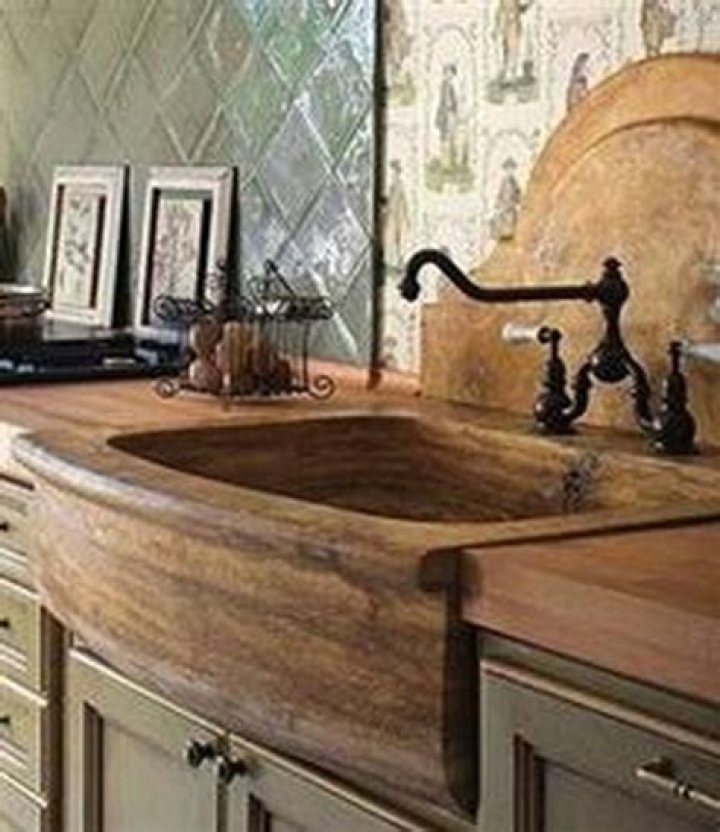 Are farmhouse sinks still in style?