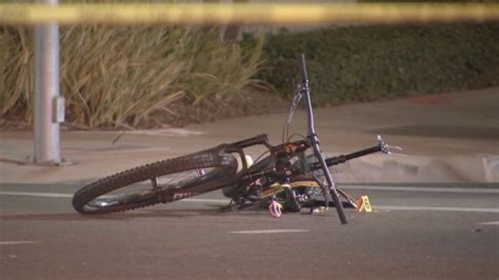
Arnold Schwarzenegger Hits Bicyclist in Car Accident in Los Angeles 
