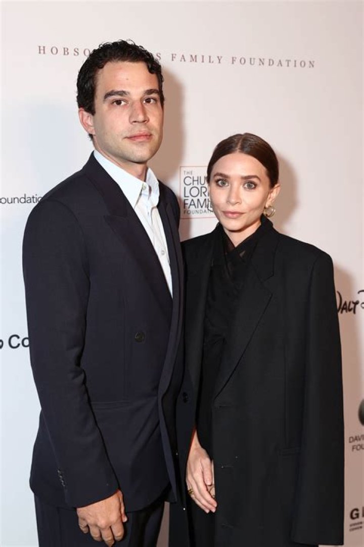 Ashley Olsen on a date with boyfriend Louis Eisner! Ashley Olsen on a date with boyfriend Louis Eisner!