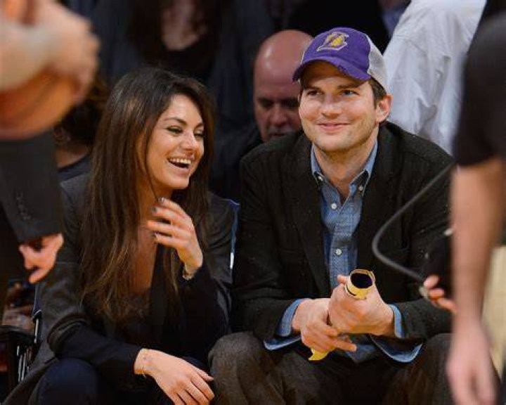 
Ashton Kutcher Rushed to Mila Kunis at ‘Two in the Morning’ to Declare His Love — Their 2nd Kiss Was Decisive 