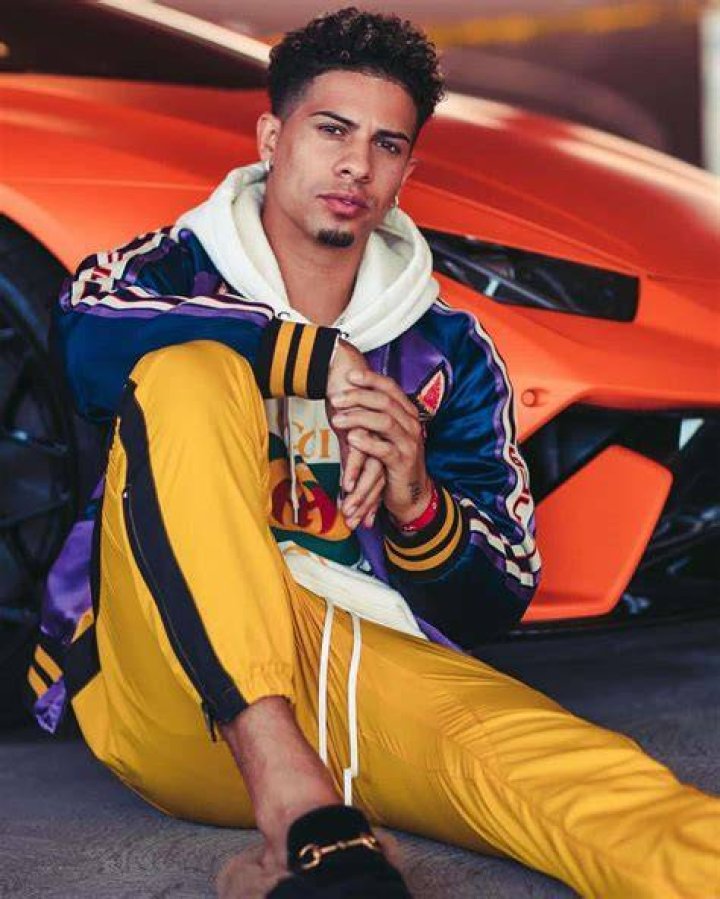 Austin McBroom Height, Weight, Net Worth, Age, Wiki, Who, Instagram, Biography