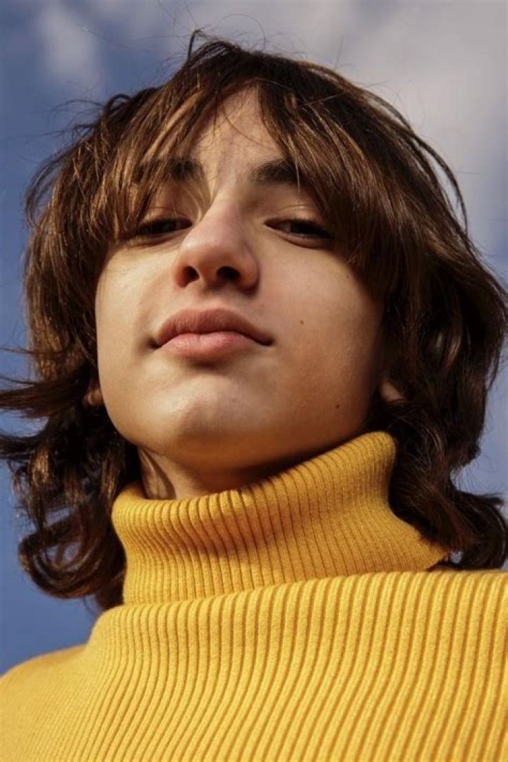 Azhy Robertson photo 2