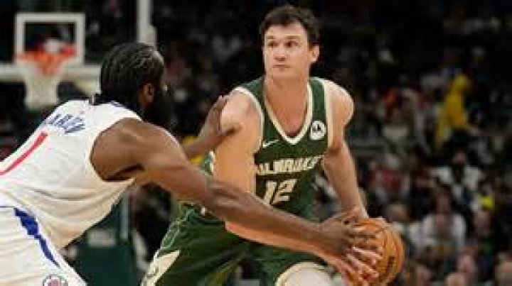 Basketball Players Born August 17