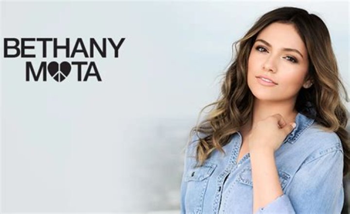 Bethany Mota - Age, Family, Bio