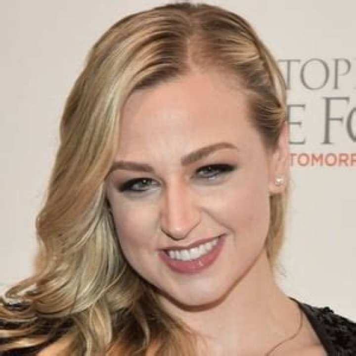 Bethany Watson - Age, Family, Bio
