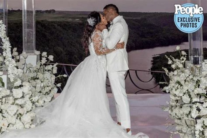 Blair Underwood and fiancee Josie Hart wed in an all-white-themed wedding ceremony Blair Underwood married his long time friend Josie Hart