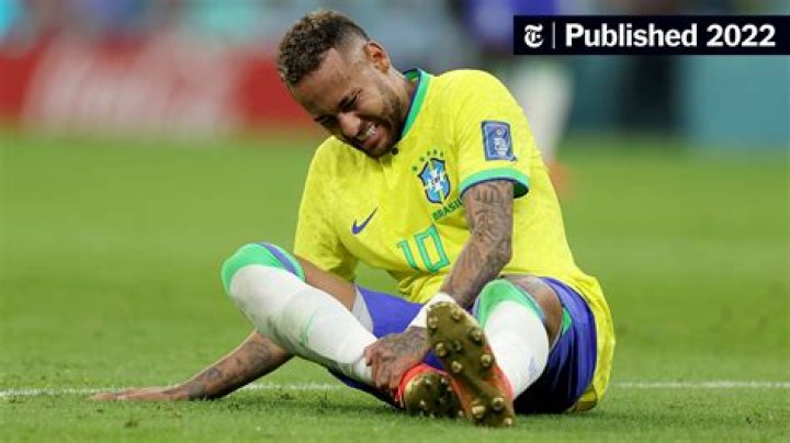 Brazilian footballer Neymar apologized publicly for cheating on his pregnant girlfriend, Bruna Biancardi Brazilian footballer Neymar apologized publicly for cheating on his pregnant girlfriend, Bruna Biancardi