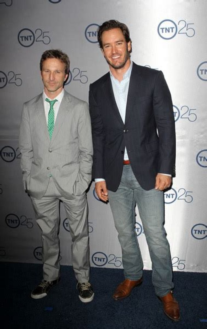 Breckin Meyer’s Height, Net Worth, Relationships, Family, Wiki