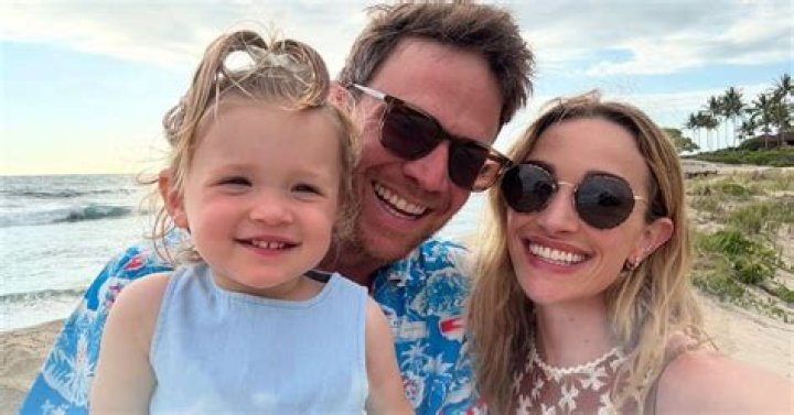 Brianne Howey Parents Have 5 Kids, Ginny And Georgia Cast Siblings And Family