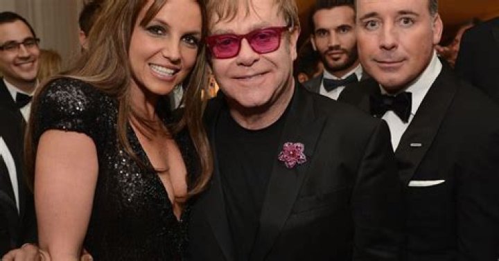 Britney Spears debuts new brunette hair at Elton John’s Oscar party: pretty or mousy?