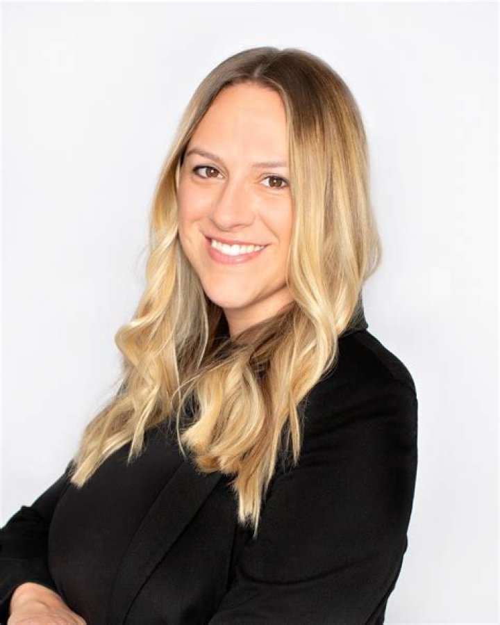 Brooke Waggoner Bio (Wiki) 