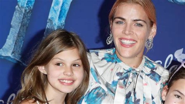 Busy Philipps names her daughter “Birdie”