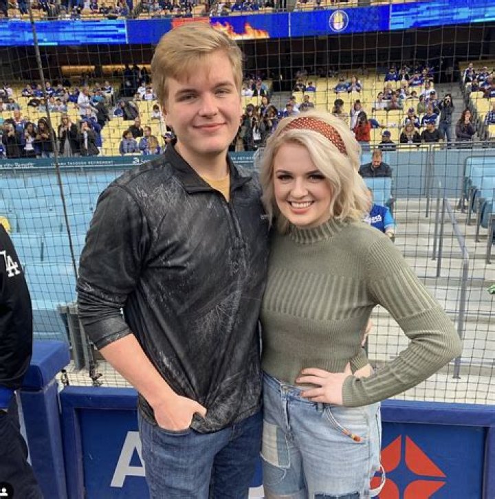 Caleb Lee Hutchinson - Age, Family, Bio