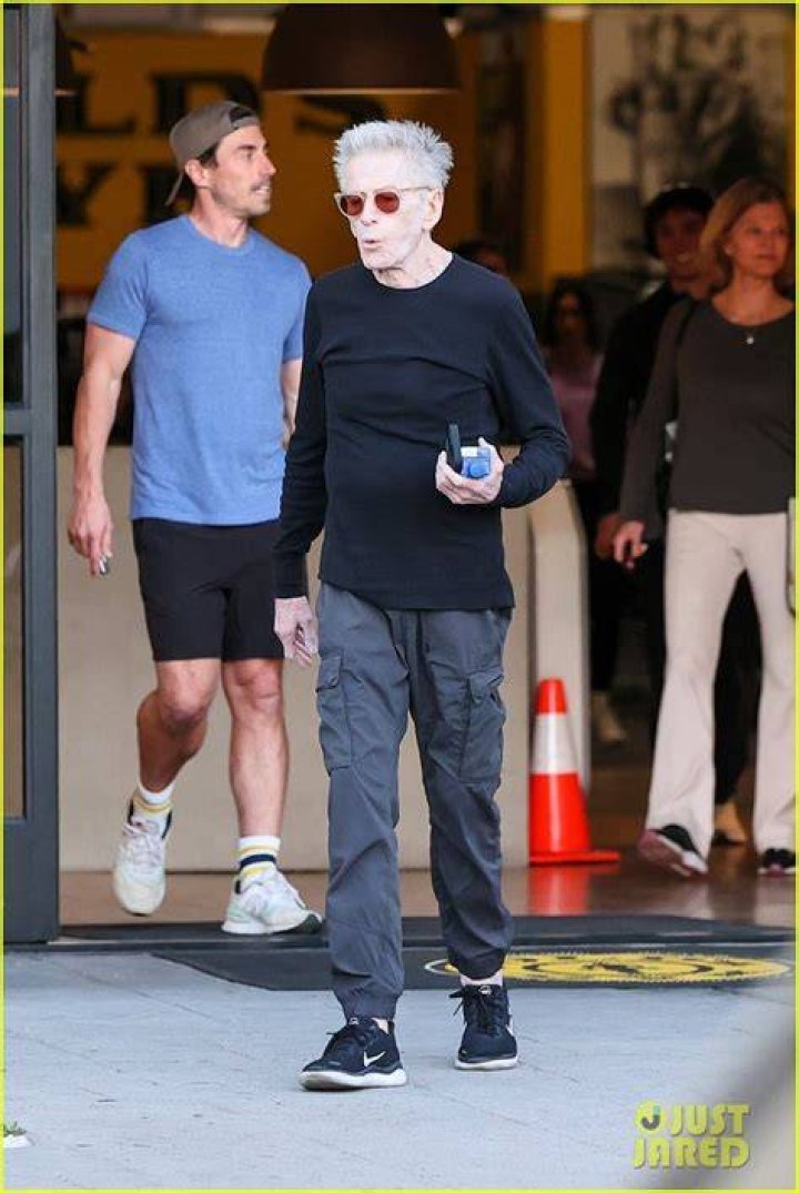 Calvin Klein Out and About With Actor Boyfriend Kevin Baker, What Is Their Age Difference?