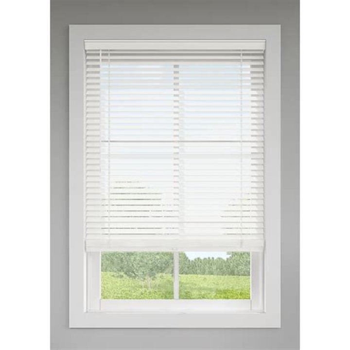 Can Lowes cut blinds?