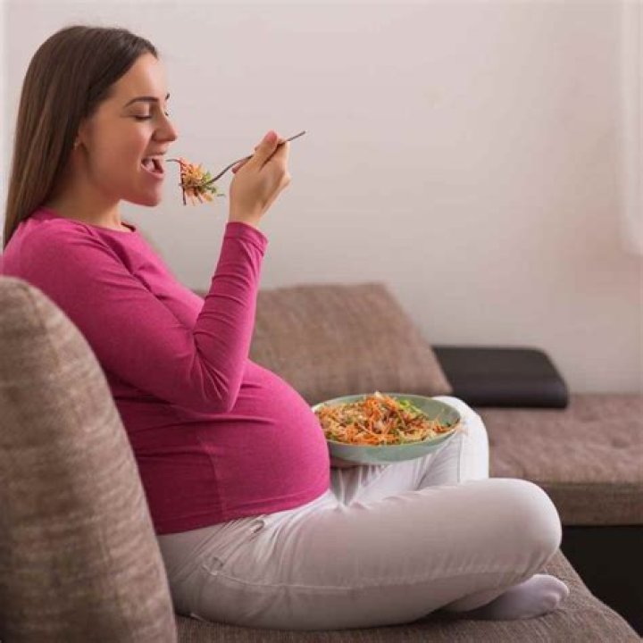 Can pregnant ladies eat seafood sticks?