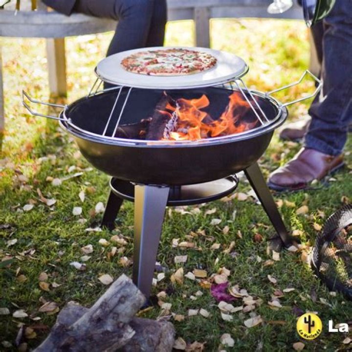 Can you cook pizza on a fire pit?