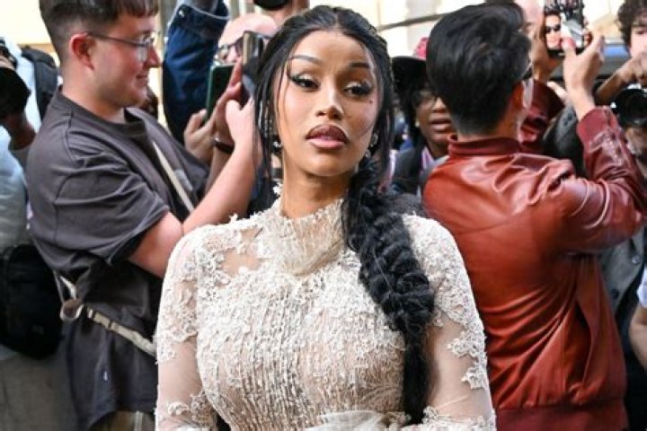 Cardi B pretended that Offset was hacked to explain why he was DMing side chicks
