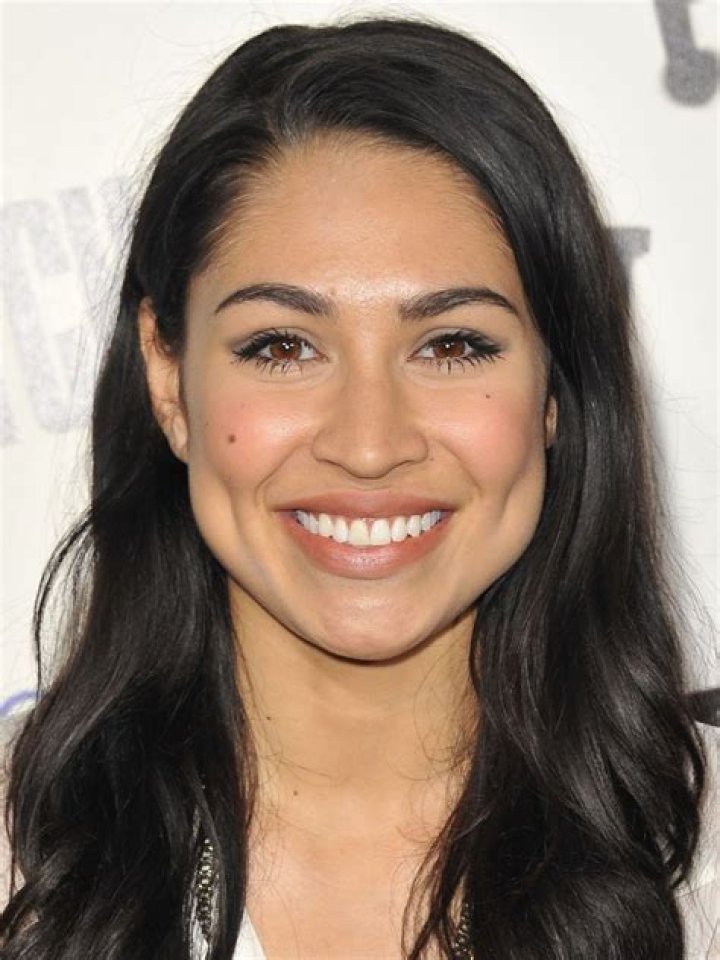 Cassie Steele Bio (Wiki) 