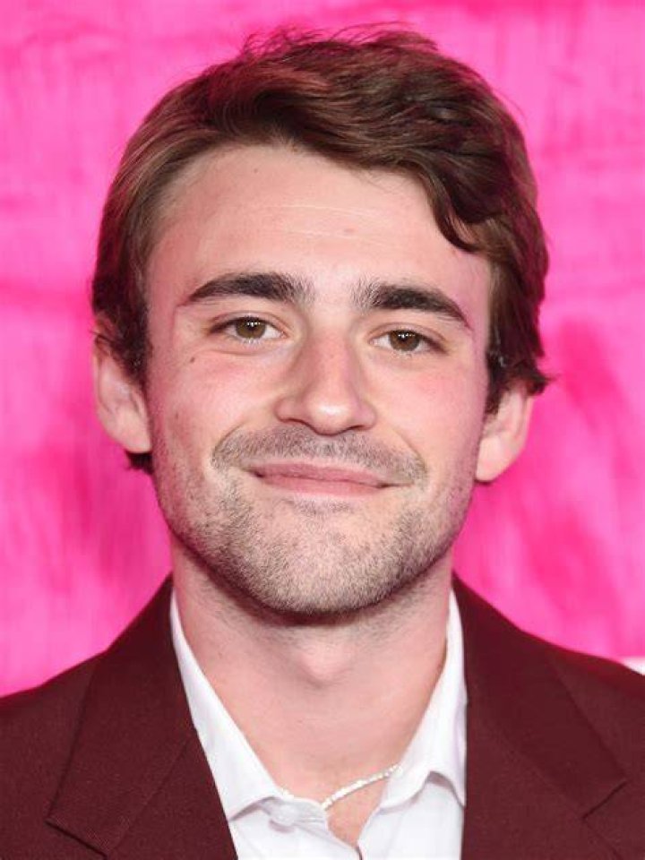 Charlie Rowe Charlie Rowe