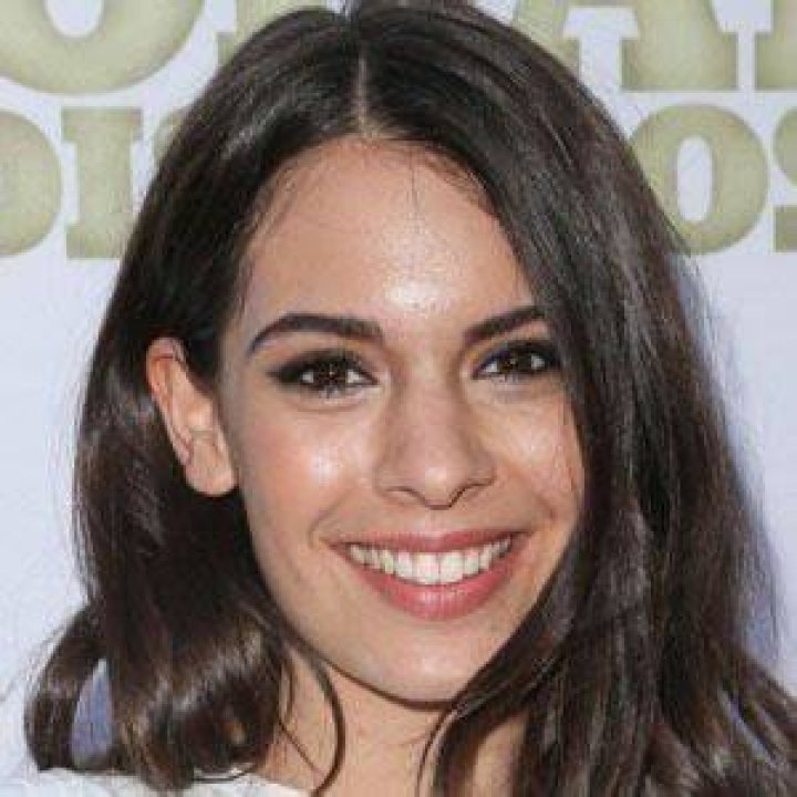 Claudia Traisac - Age, Family, Bio