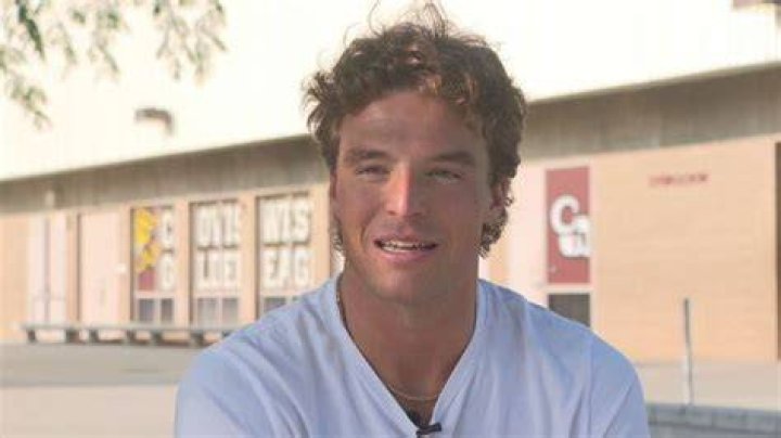 
Cole Anderson James Height, Weight, Net Worth, Age, Birthday, Wikipedia, Who, Nationality, Biography 
