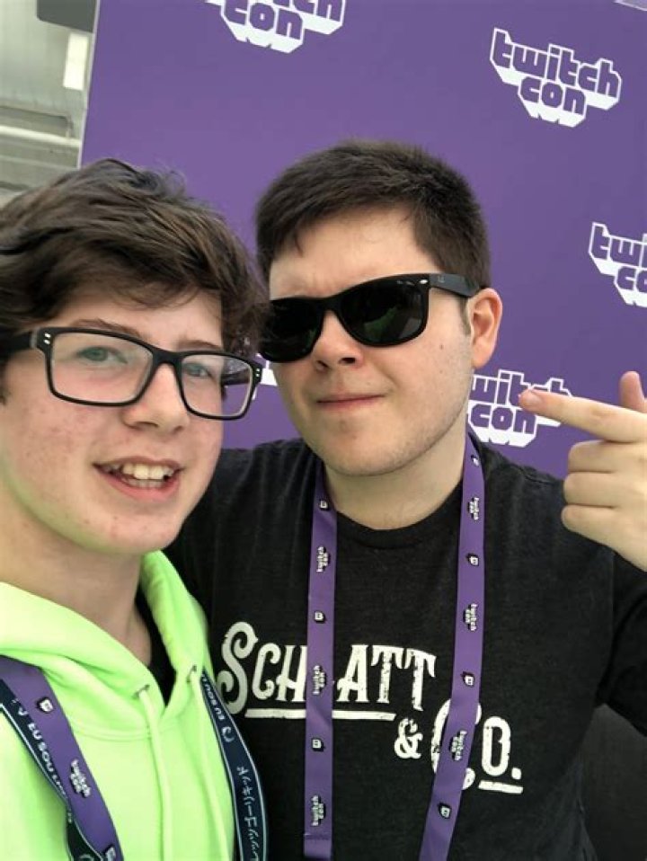 ConnorEatsPants Biography: Real Name, Face, Age, Net Worth
