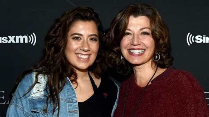 
Corrina Grant Gill, Vince Gill Amy Grant Daughter Joins Dad To Provide A Touching Tribute To Injured Mother 