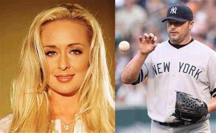 Country singer Mindy McCready admits 10 year affair with Roger Clemens