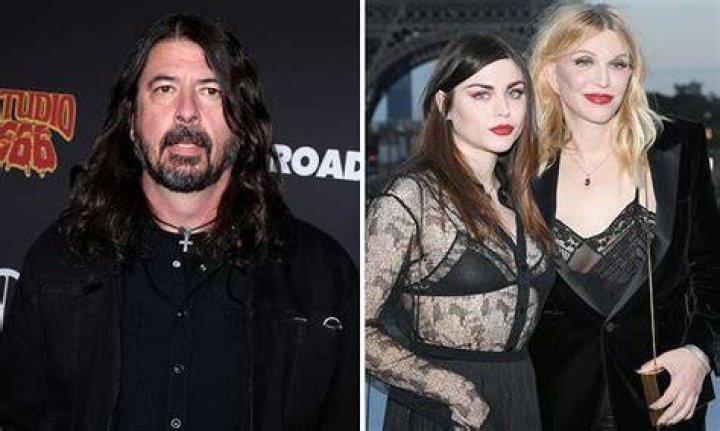 Courtney Love accuses Dave Grohl of trying to seduce Frances Cobain (update)