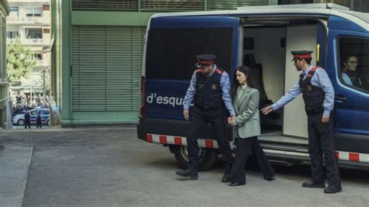 Is Netflix’s Burning Body Based on a True Story? 1 CuerpoLlamas S01 E07 21012023 sophiekoehler 0032 C1 FULLRES e1694237715412