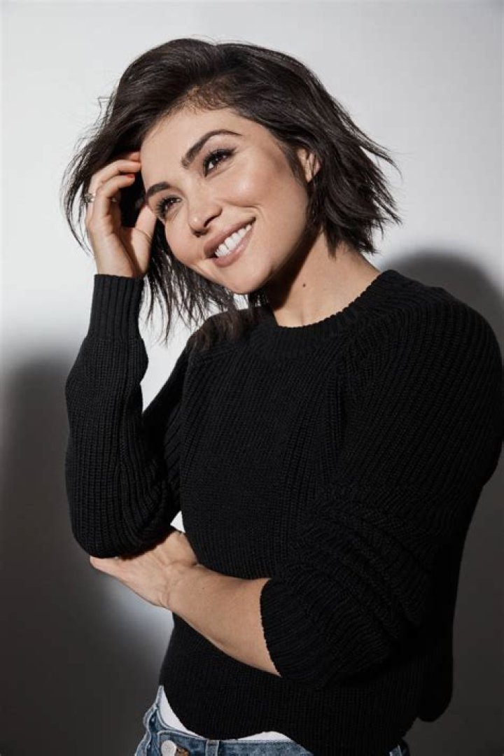 Daniella Pineda photo