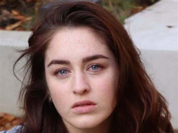 Danielle Galligan Wiki, Age, Net Worth, Boyfriend, Family, Biography & More