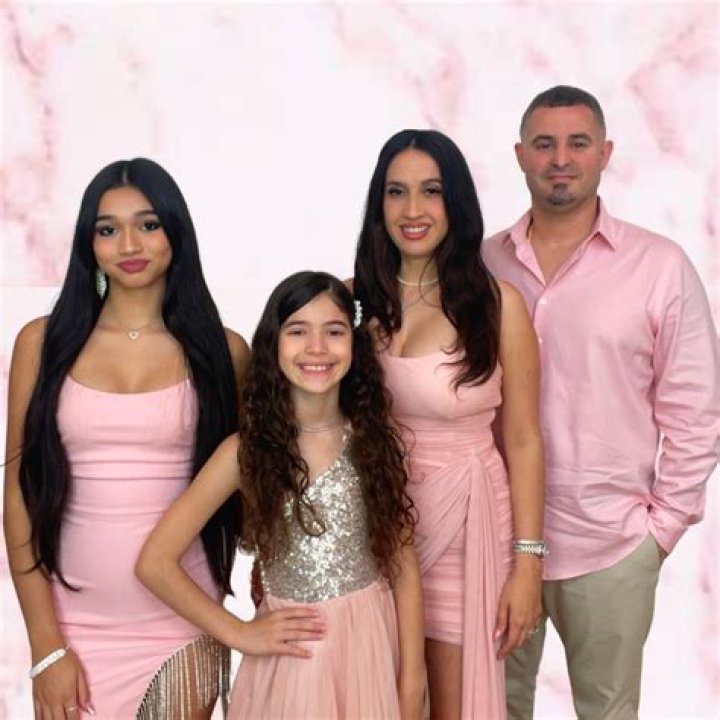 Dara Mir - Age, Family, Bio