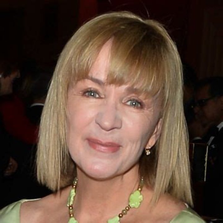 
Debra McGrath Height, Weight, Net Worth, Age, Birthday, Wikipedia, Who, Nationality, Biography 