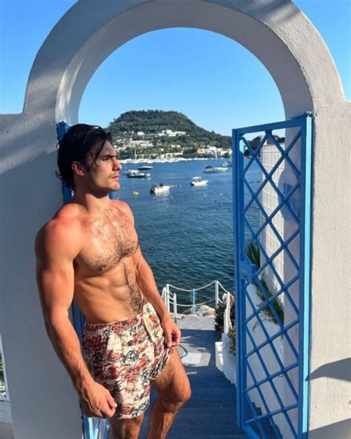 Devon Hales Height, Weight, Net Worth, Age, Wiki, Who, Instagram, Biography