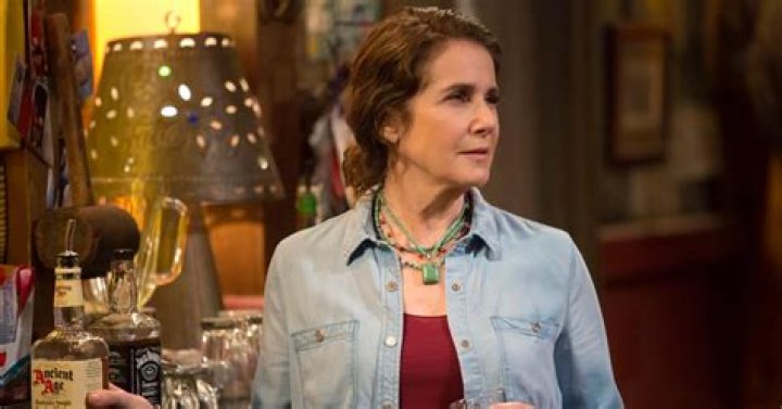 Did Debra Winger leave the show the ranch?